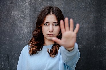 Kooperationspartner SOLWODI weißt auf ein erhötes Risiko für Zwangsverheiratung und Genitalverstümmelung in den Ferienzeiten hin