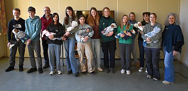 Elternpraktikum mit Babysimulatoren an der Bischöflichen Realschule Boppard